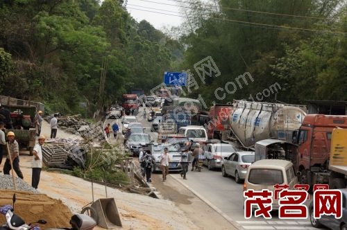 简池镇有多少人口_四川乡促会到通江县调研乡贤文化和红军文化建设(3)