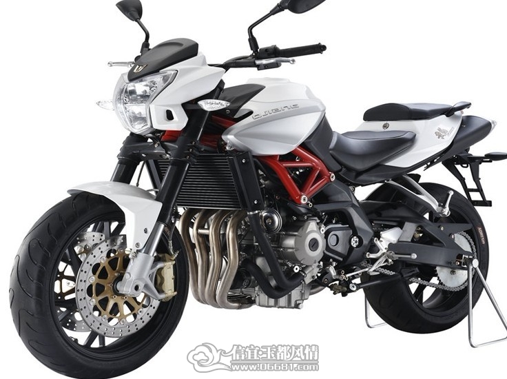 ����600