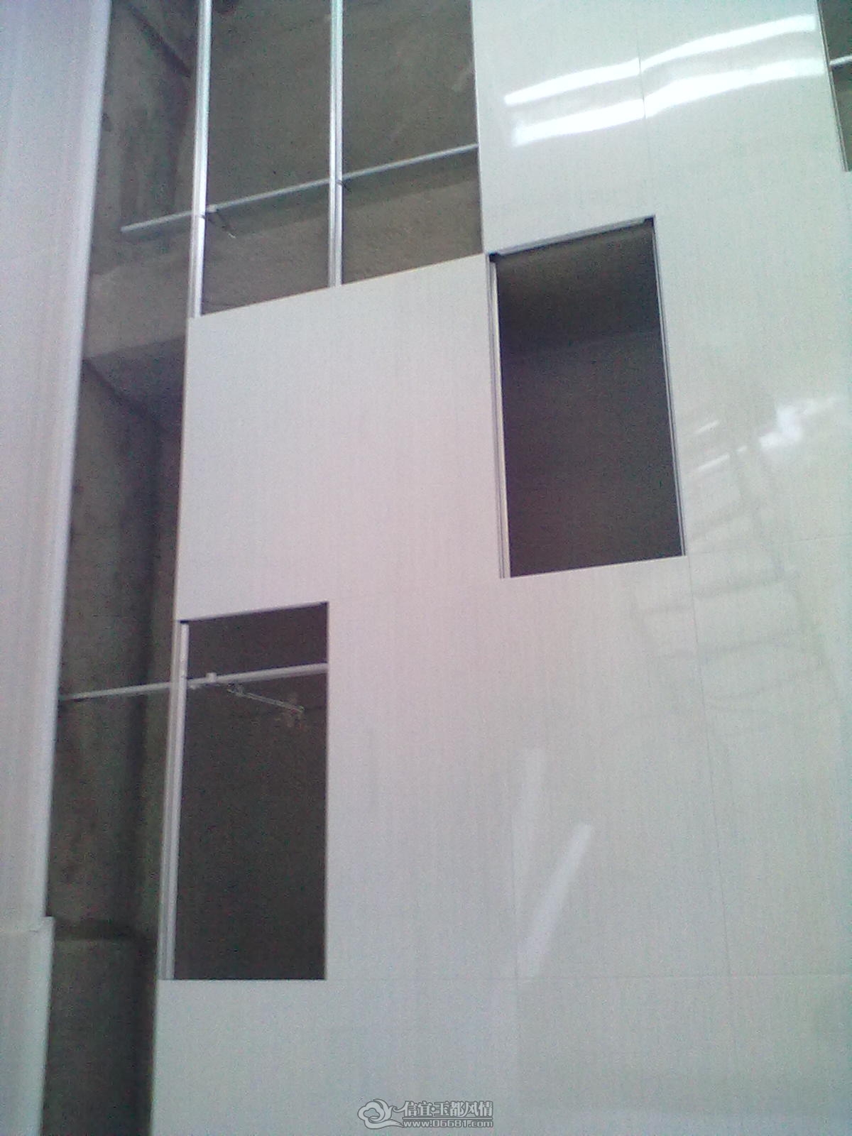 20120205456.jpg
