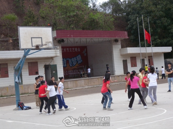 321BasketballMatch 002_001.jpg