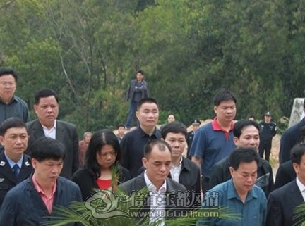 BN454X}LHI)SBR5AY%FHH6J.jpg
