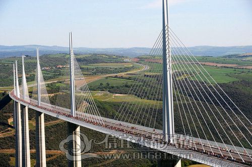 ������Լ���ţ�����Ŀǰ�����ϵڶ��ߵĴ��ţ������������״��Ĵ�ֱ�����270�ס�