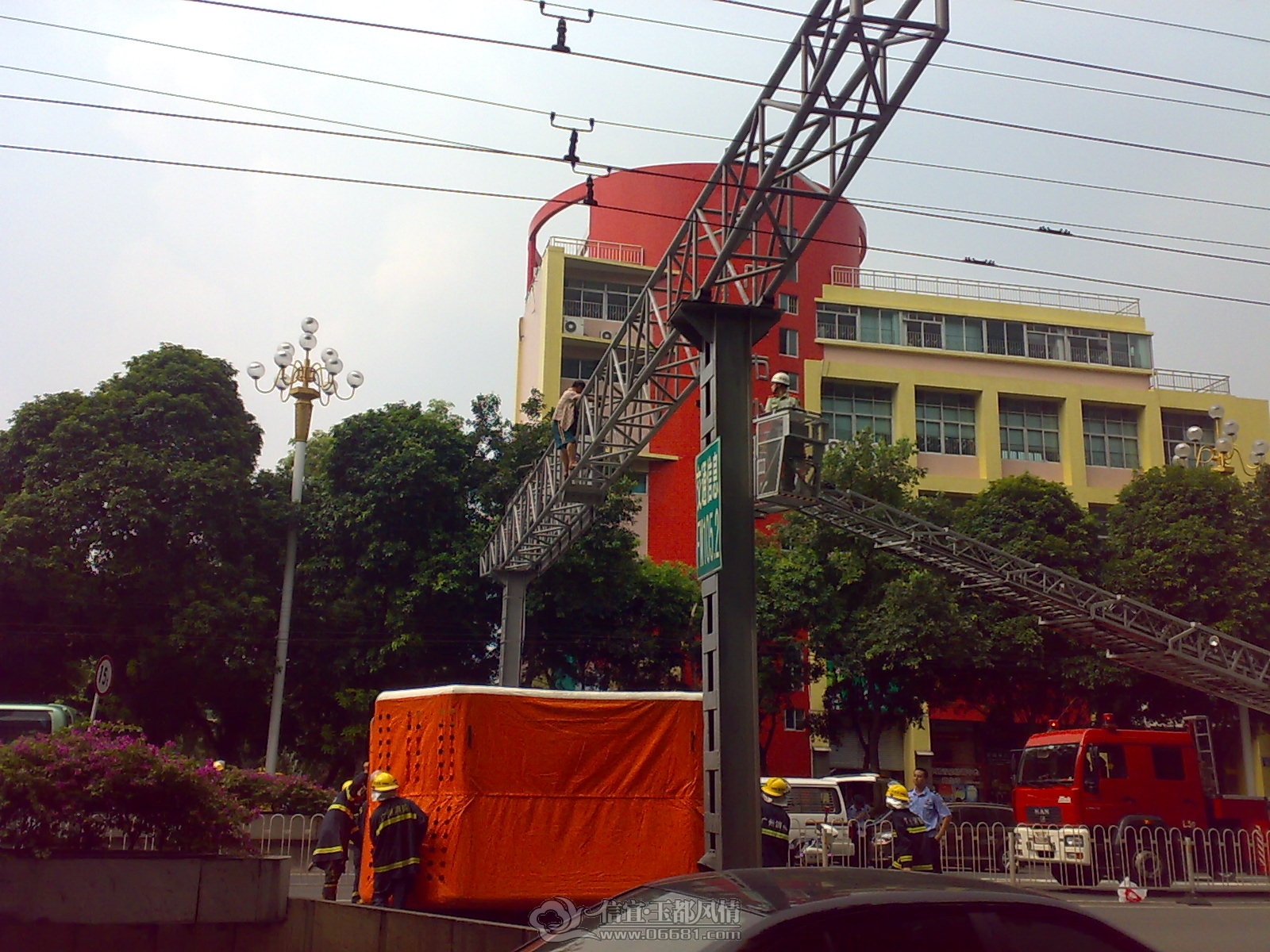 20120819858.jpg